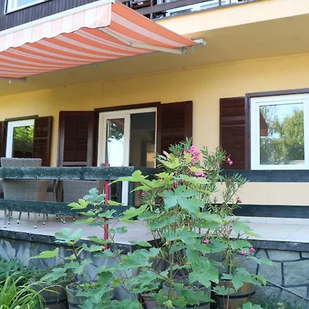 Mella Holiday House 度假居 *