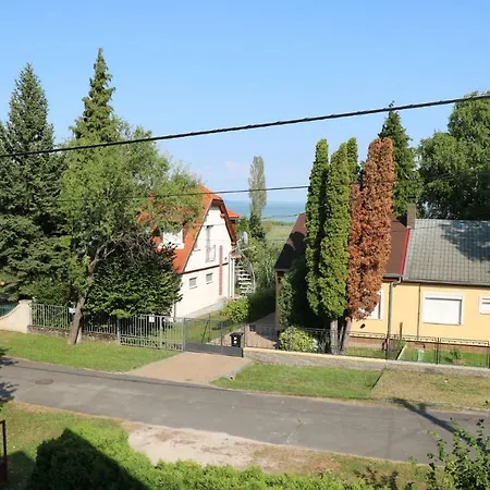 度假居 Mella Holiday House Balatongyörök