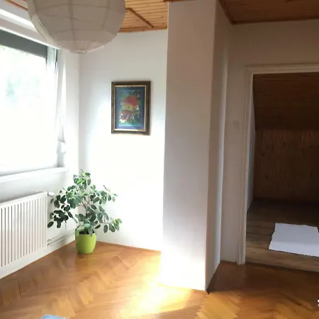 Mella Holiday House
