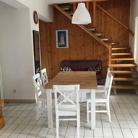 Mella Holiday House 度假居