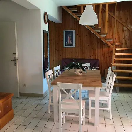 Mella Holiday House 度假居