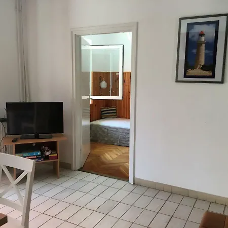 Mella Holiday House 度假居 *